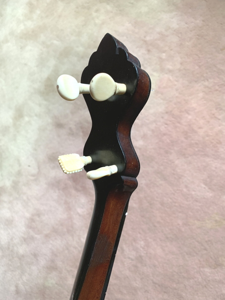 back of peghead w pegs